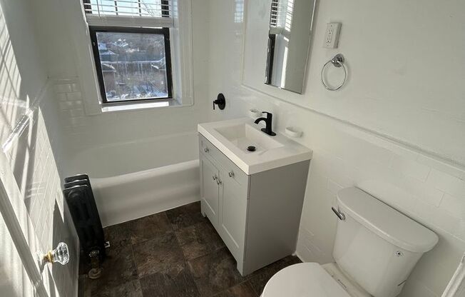 1 bed, 1 bath, 700 sqft, $2,150, Unit E05