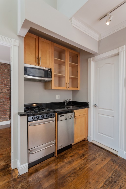 350 W 21st St #2