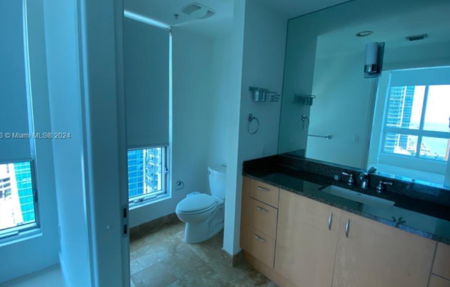 2 bedroom + 2 bath corner unit || MET1