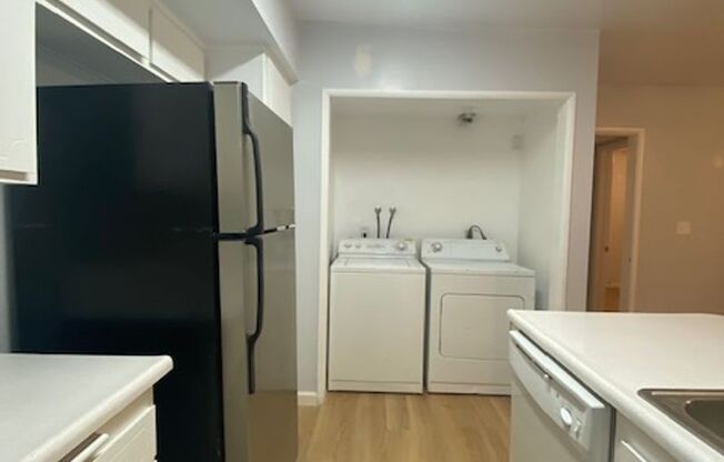 2 beds, 1 bath, $2,100