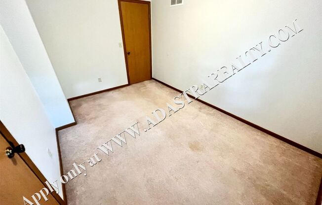 2 beds, 2.5 baths, $1,295