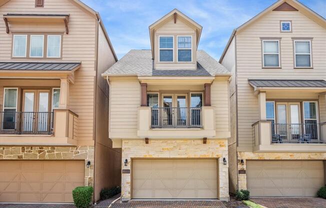 2627 SHADY WOODS LN