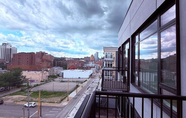 1 bed, 1 bath, 635 sqft, $2,150, Unit Unit 604