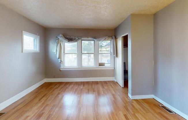 373 W AVE