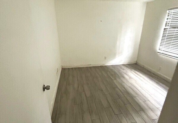 5519 LEHIGH AVE
