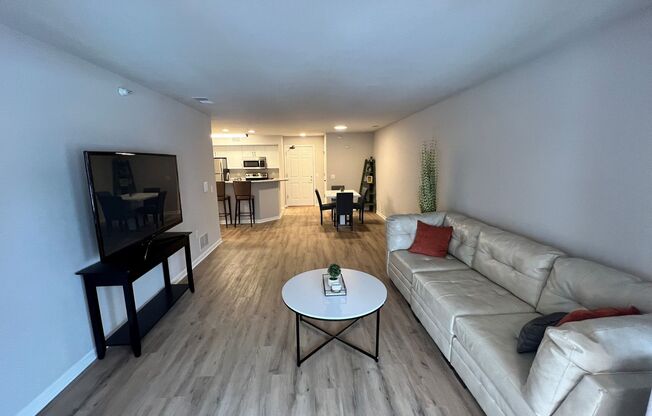 1 bed, 1 bath, 869 sqft, $1,395, Unit 203