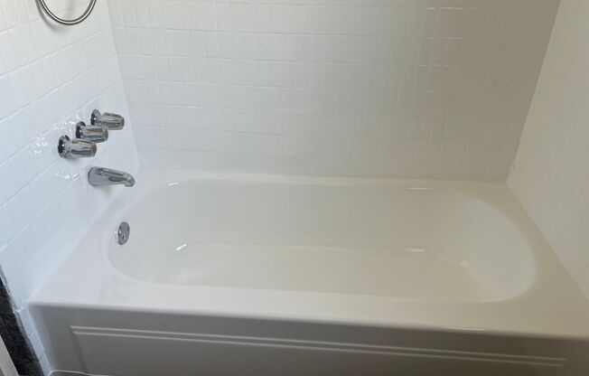 1 bed, 1 bath, 675 sqft, $1,645, Unit 45