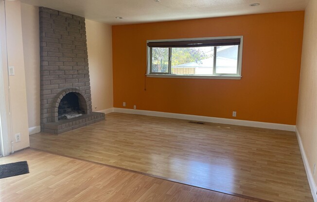 3129 FAIRFAX CT