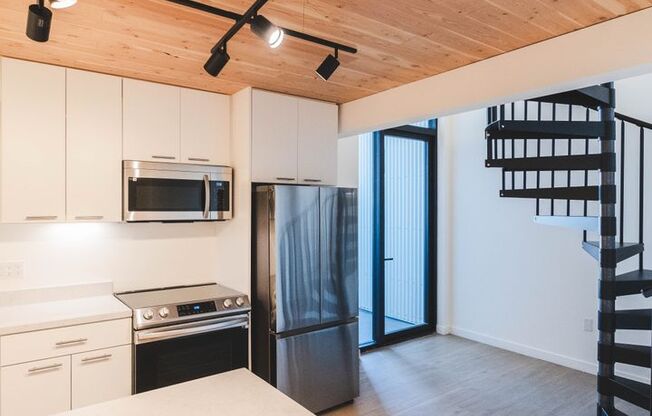 1 bed, 1 bath, 453 sqft, $2,670, Unit 210