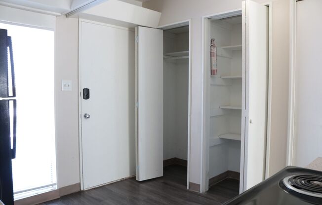 2 beds, 1 bath, 764 sqft, $875, Unit 57B