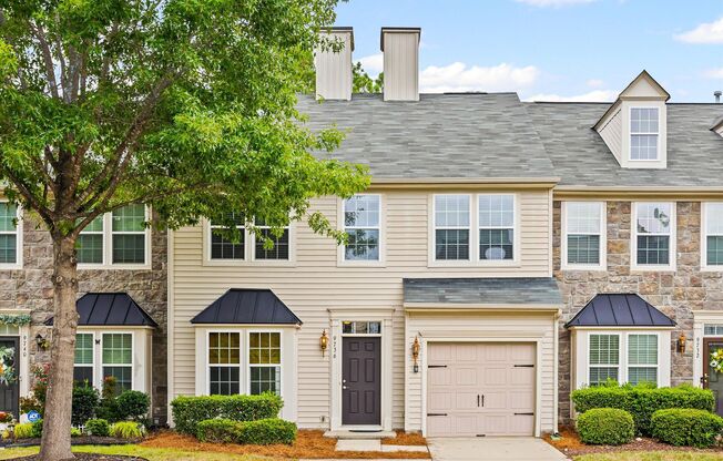 A lovely 3-bed, 2.5-bath townhome in Berewick community of South Charlotte!