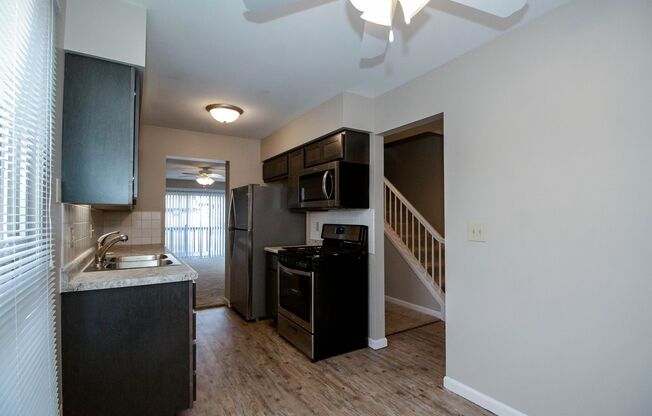 2 beds, 1.5 baths, 1,555 sqft, $1,325, Unit 3