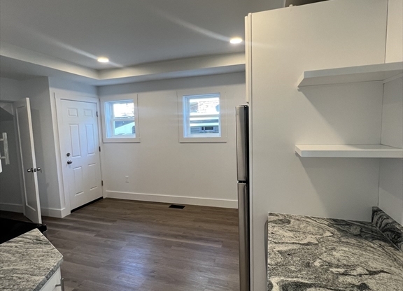 1 bed, 1 bath, 670 sqft, $2,300, Unit 1