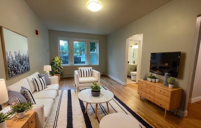 1 bed, 1 bath, 784 sqft, $2,500, Unit #5