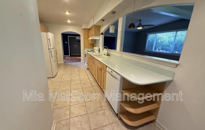 146 JACQUELYN DR