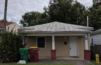 Cozy 2 bedroom/1 bath house in Petersburg!