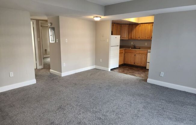 2 beds, 1 bath, 784 sqft, $1,600, Unit 6896-B1