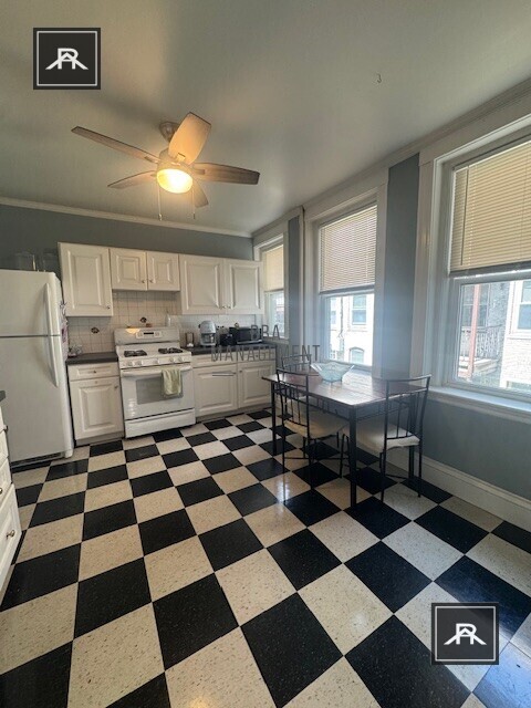 32 CHISWICK RD