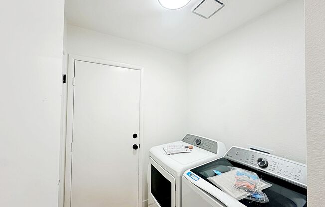 4 beds, 3 baths, $2,400