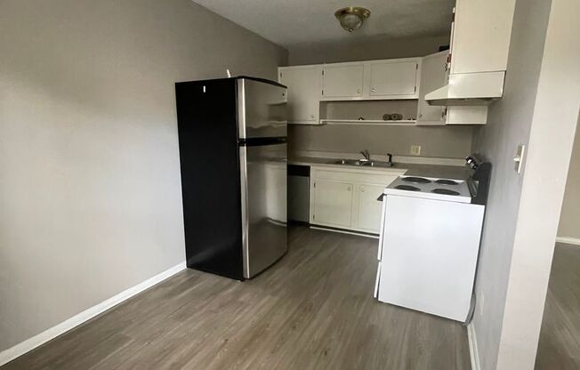 2 beds, 1 bath, $975