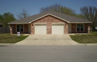 3 beds, 2 baths, $1,295, Unit 207 Dale Earnhardt Unit A