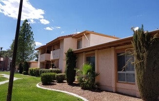 *HCVP considered*DOWNSTAIRS 1BD 1BA CONDO!