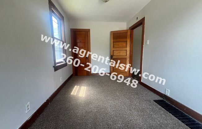 3 beds, 1 bath, $925