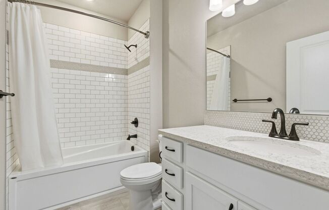 3 beds, 2 baths, $1,995, Unit APARTMENT 307