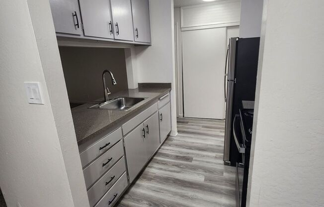 1 bed, 1 bath, 750 sqft, $1,450, Unit 14