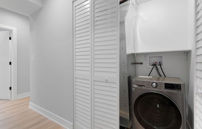 3 beds, 1 bath, 670 sqft, $2,200, Unit 1556-1K