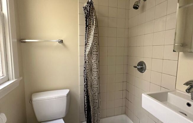 025 (550 Leavenworth)