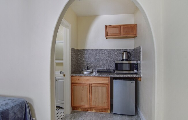 Studio, 1 bath, 245 sqft, $1,237.5, Unit # 06