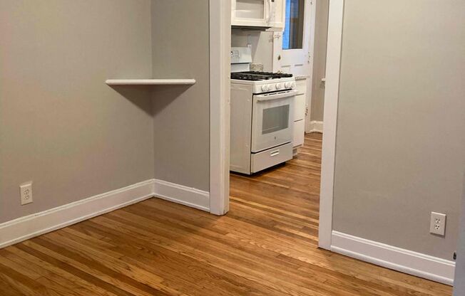 1 bed, 1 bath, 560 sqft, $1,095, Unit 3409-82