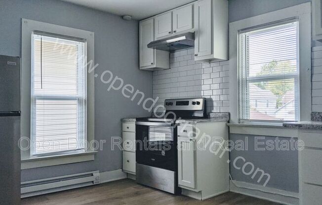 833 Edgewater Ave