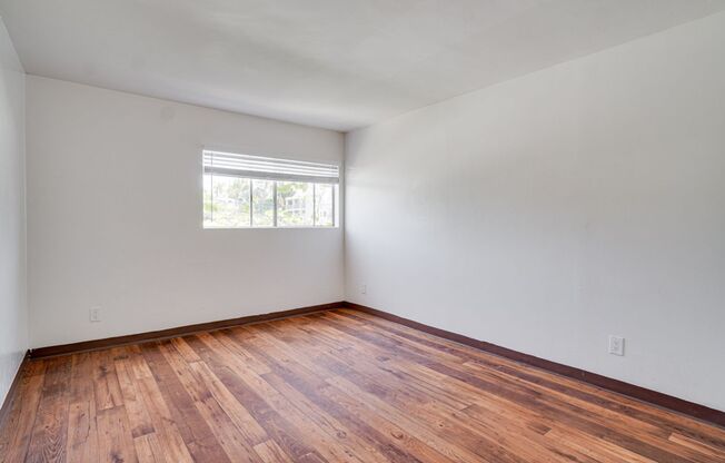 1 bed, 1 bath, 700 sqft, $2,095, Unit 13