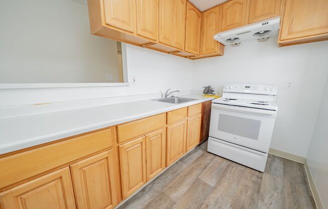 1467 Russell/2880A&amp;B Sacramento