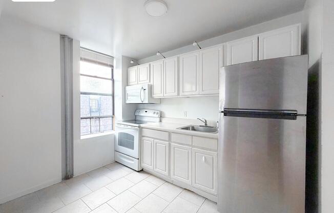 528 W 152 ST