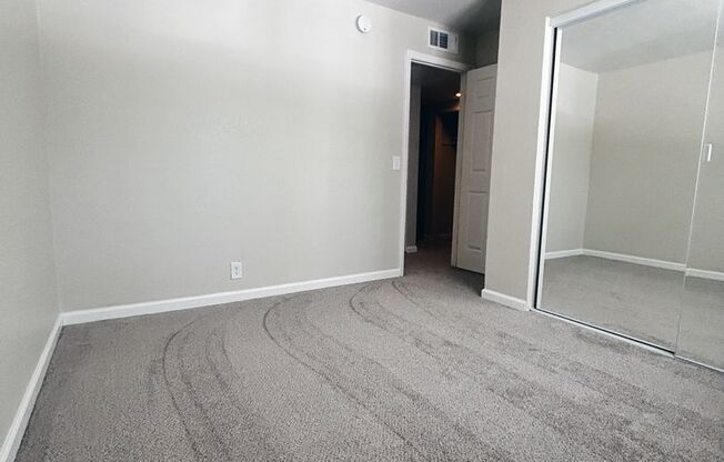 2 beds, 1 bath, 861 sqft, $1,695, Unit 140