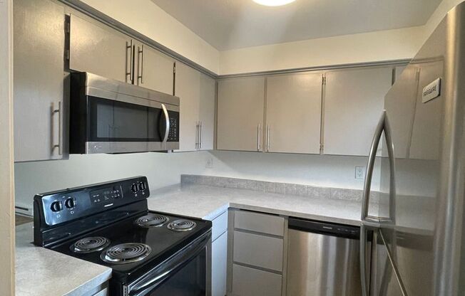 2 beds, 1.5 baths, 1,000 sqft, $1,510, Unit 1960-04