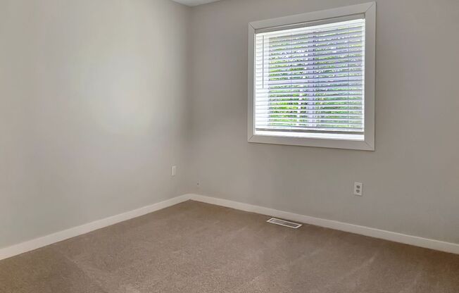 3 beds, 2 baths, 1,200 sqft, $2,195, Unit 14260E -R