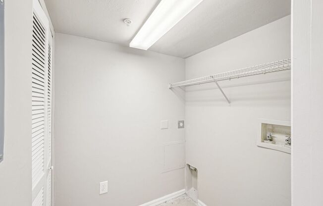 3 beds, 2 baths, 1,103 sqft, $1,565, Unit 0336