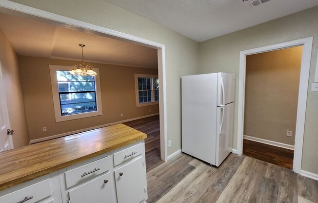 3 beds, 1 bath, $1,295