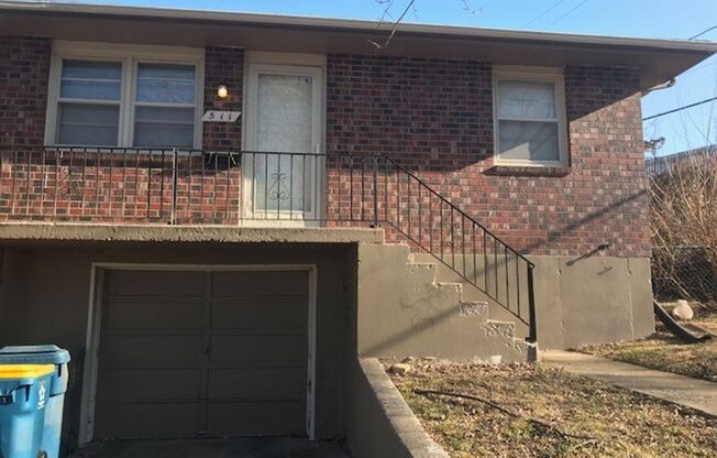 2 beds, 1 bath, $1,100