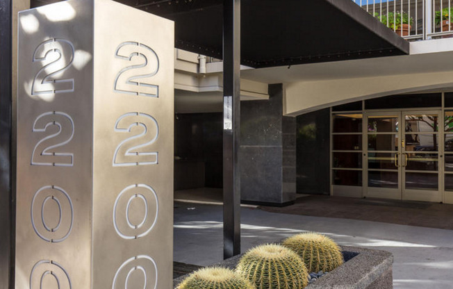 2200 Pacific Ave. #6C