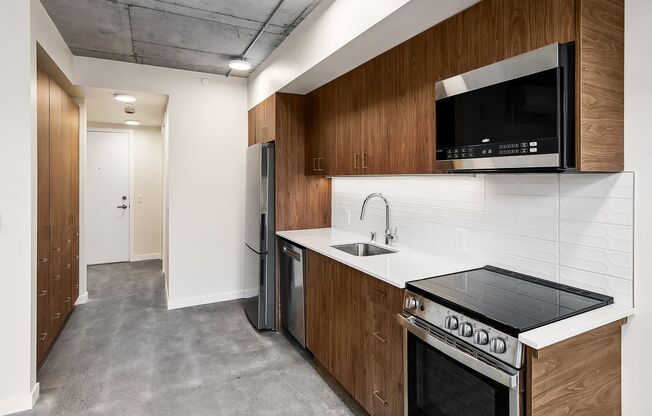 Studio, 1 bath, 426 sqft, $1,845, Unit 303