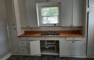 3 beds, 1 bath, $1,050