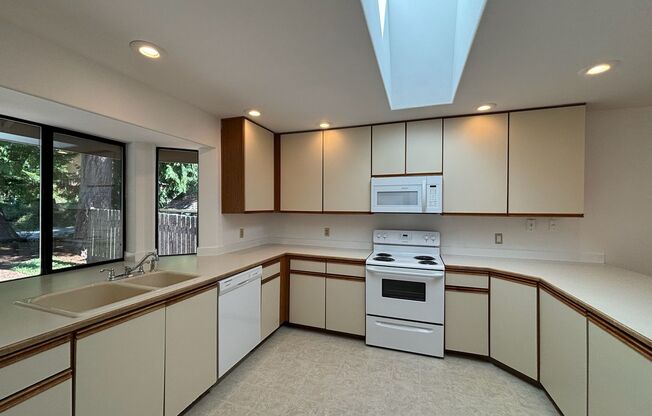 Fanstatic home in Sudden Valley Community!