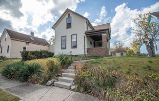 RENOVATED 3BR/2BA HOME CLOSE TO DOWNTOWN