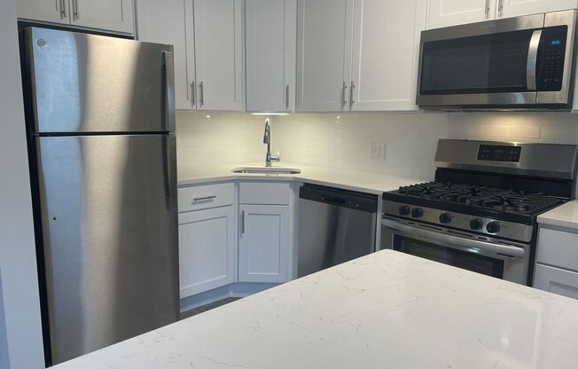 Studio, 1 bath, 500 sqft, $1,395, Unit 108A