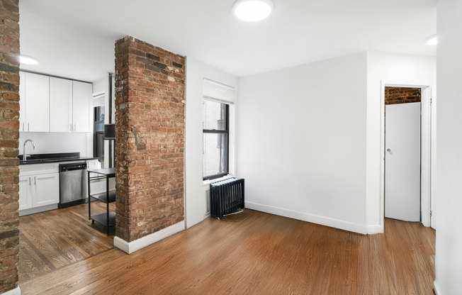 1 bed, 1 bath, $3,300, Unit 22